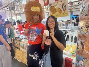 ちいかわファンの女の子がトムヤムクンコロッケを買ってくれました。